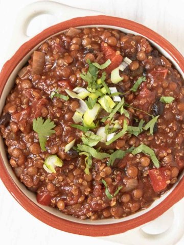 lentil and black bean chili with quinoa